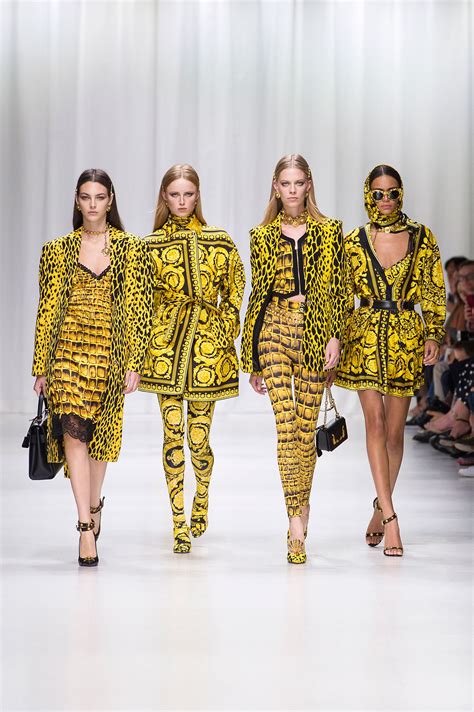 catalogolistino versace 2018 piatti|versace collection.